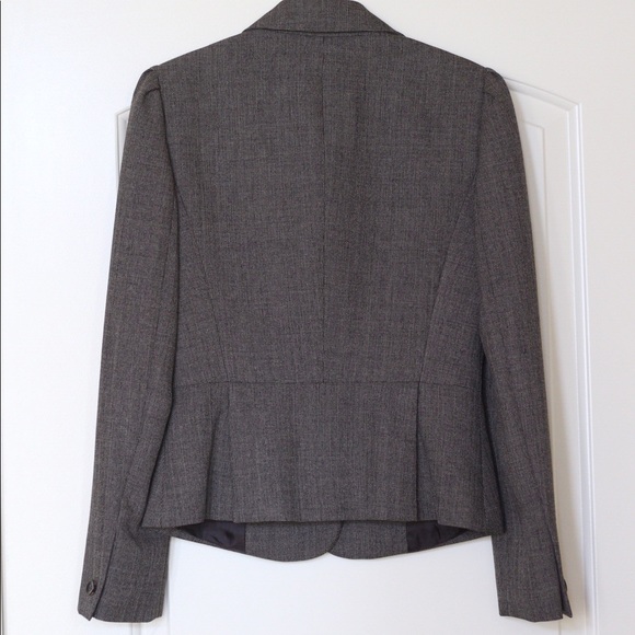 Blazer - Picture 5 of 5